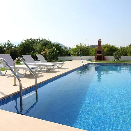 Serpil Villa